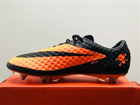 nike hypervenom phantom 1 black.